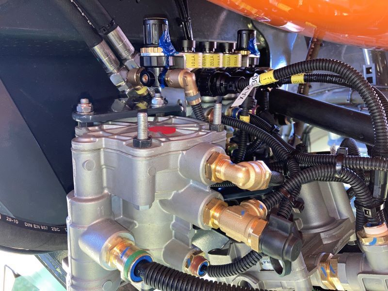 Komplette Ventil-Baugruppe zur Ansteuerung der Anhängerbremse.